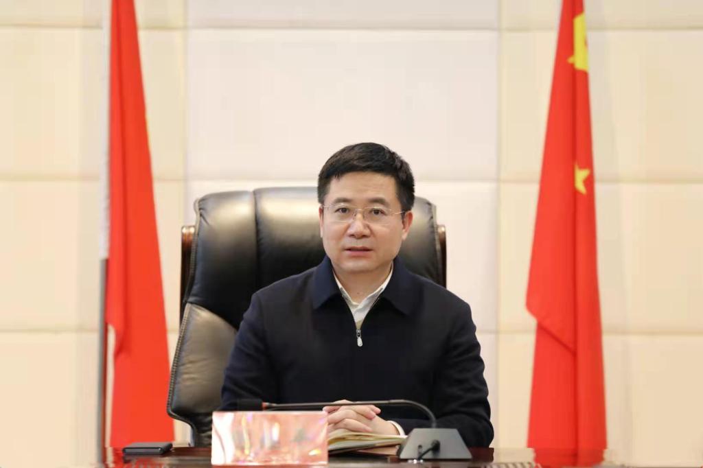 党委领导班子成员吕万刚,漆昌柱,朱建中,张飙,王志强,刘彦博,朱磊